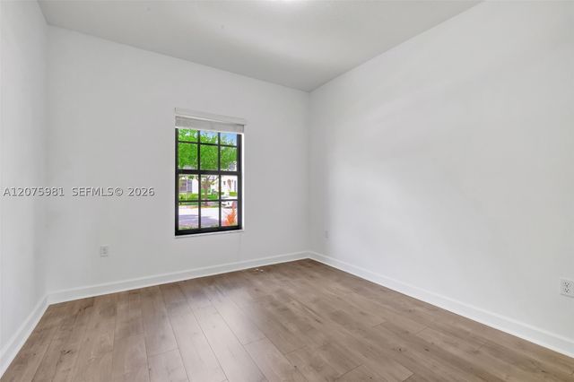 465 NE 194th Ter 465, Miami, FL 33179