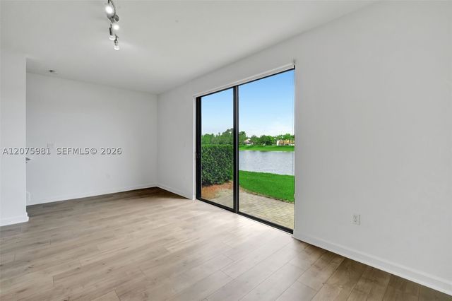 465 NE 194th Ter 465, Miami, FL 33179