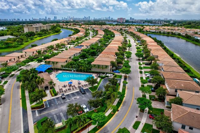 465 NE 194th Ter 465, Miami, FL 33179