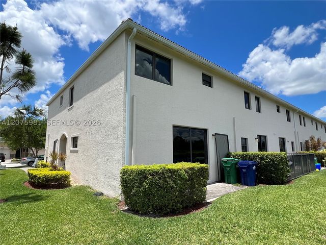 465 NE 194th Ter 465, Miami, FL 33179