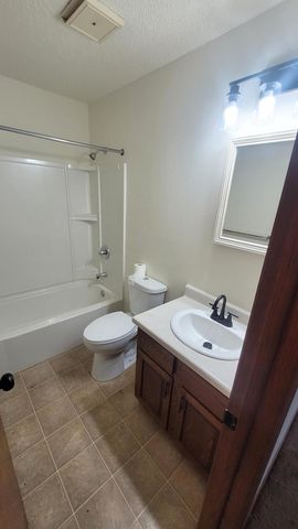 1602 6th Avenue N, Moorhead, MN 56560