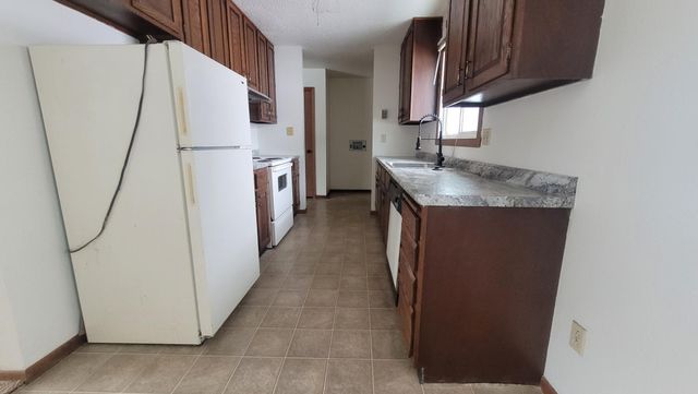 1602 6th Avenue N, Moorhead, MN 56560