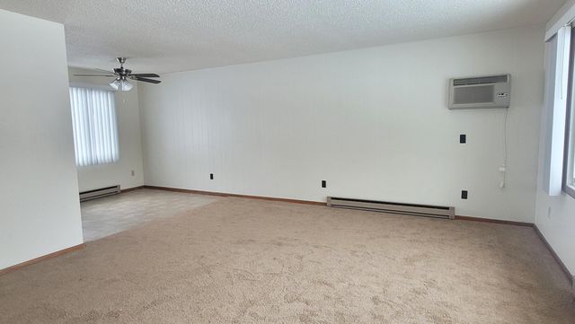 1602 6th Avenue N, Moorhead, MN 56560