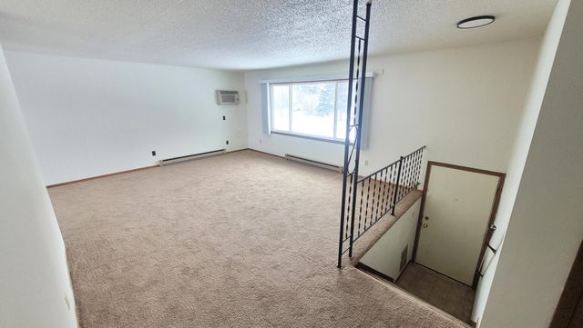 1602 6th Avenue N, Moorhead, MN 56560