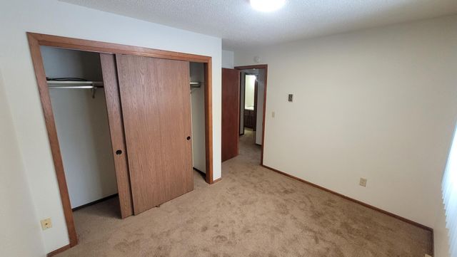 1602 6th Avenue N, Moorhead, MN 56560