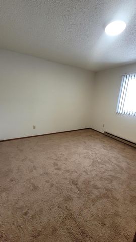 1602 6th Avenue N, Moorhead, MN 56560