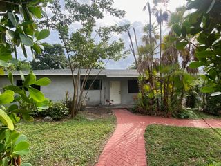 812 NE 17th Ct, Fort Lauderdale, FL 33305