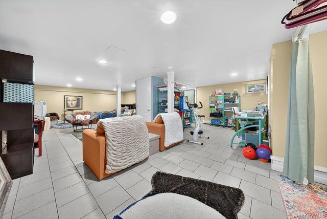 34 Raybrook Road, Yonkers, NY 10704