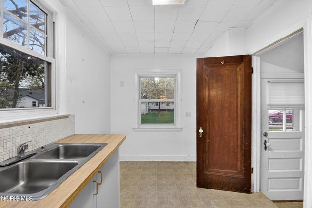 4452 Pennfield Road, Toledo, OH 43612