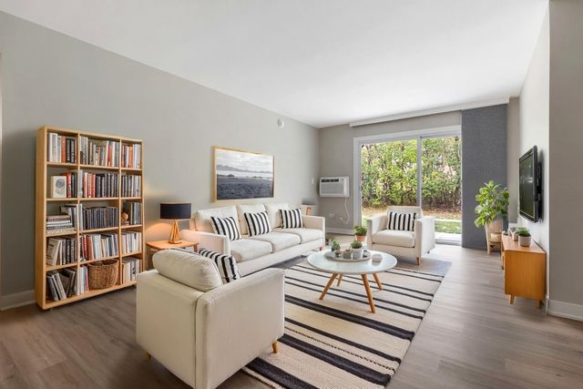 345 N Carter Street 103, Palatine, IL 60097