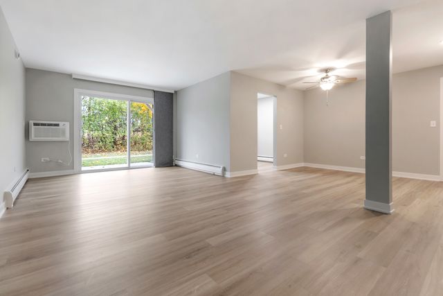 345 N Carter Street 103, Palatine, IL 60097