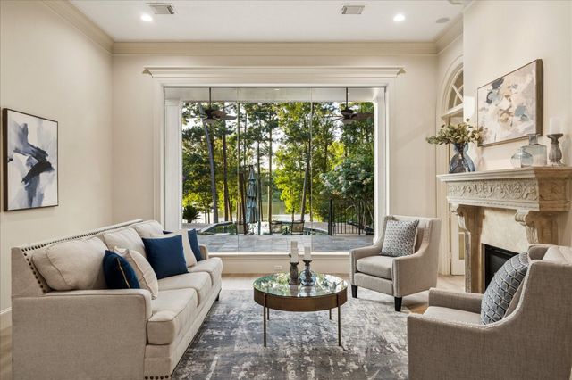 30 Turtle Cove Court, Kingwood, TX 77346
