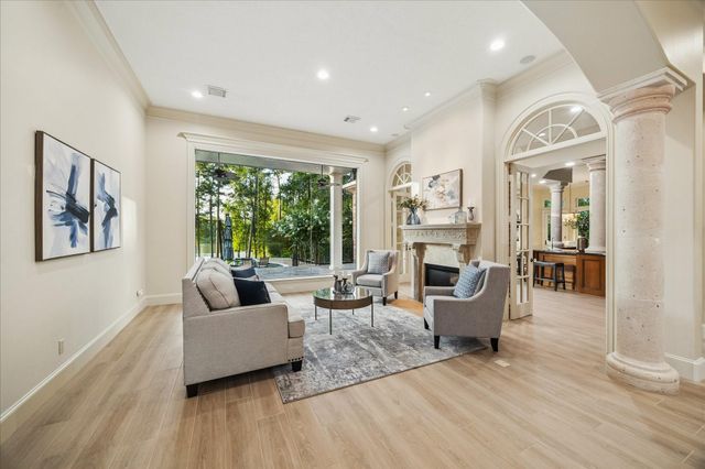 30 Turtle Cove Court, Kingwood, TX 77346