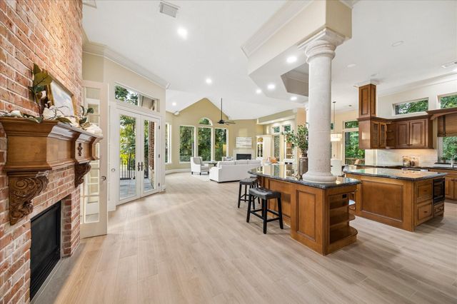 30 Turtle Cove Court, Kingwood, TX 77346