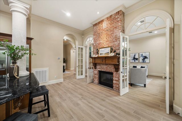 30 Turtle Cove Court, Kingwood, TX 77346