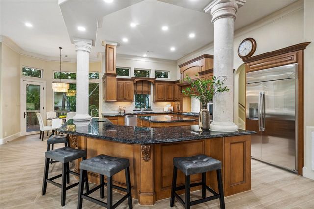 30 Turtle Cove Court, Kingwood, TX 77346