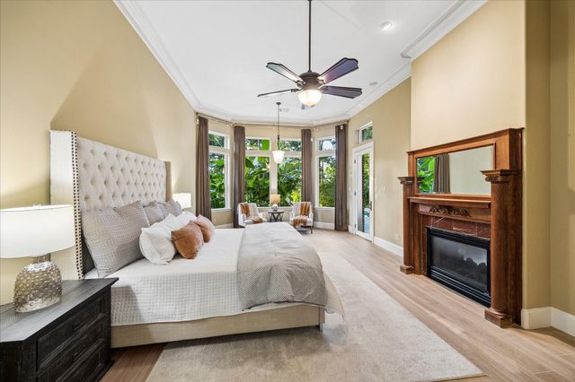30 Turtle Cove Court, Kingwood, TX 77346