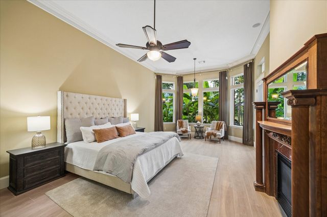 30 Turtle Cove Court, Kingwood, TX 77346
