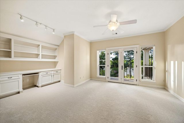 30 Turtle Cove Court, Kingwood, TX 77346