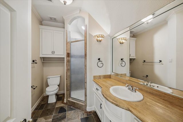 30 Turtle Cove Court, Kingwood, TX 77346