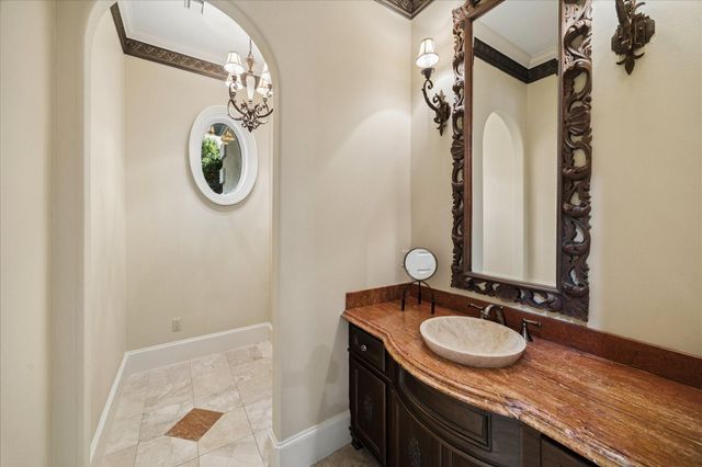 30 Turtle Cove Court, Kingwood, TX 77346