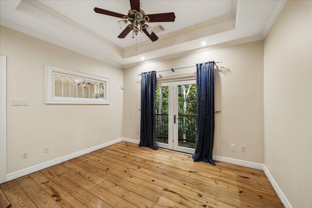 30 Turtle Cove Court, Kingwood, TX 77346