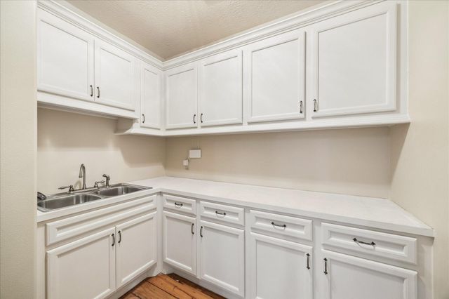 30 Turtle Cove Court, Kingwood, TX 77346