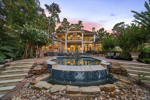 30 Turtle Cove Court, Kingwood, TX 77346