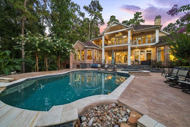 30 Turtle Cove Court, Kingwood, TX 77346