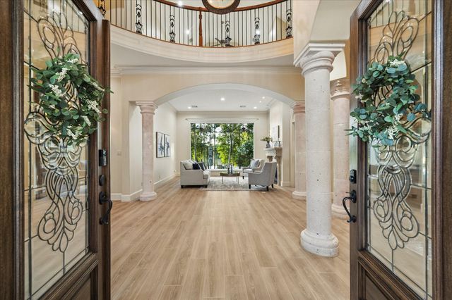30 Turtle Cove Court, Kingwood, TX 77346
