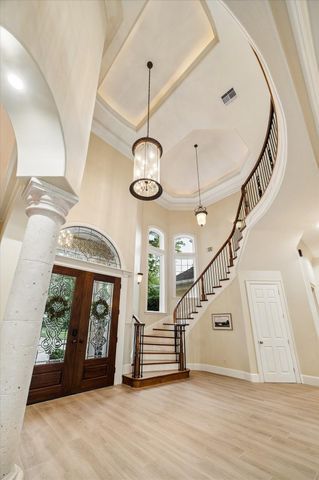30 Turtle Cove Court, Kingwood, TX 77346