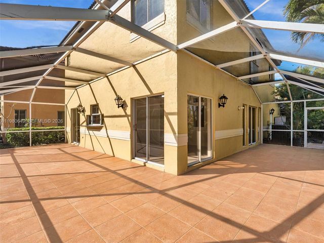 11407 S Lakeview Dr, Coral Springs, FL 33071