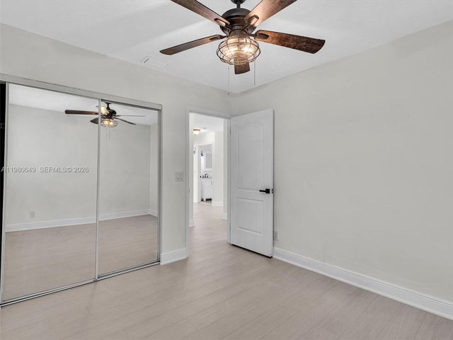 11407 S Lakeview Dr, Coral Springs, FL 33071