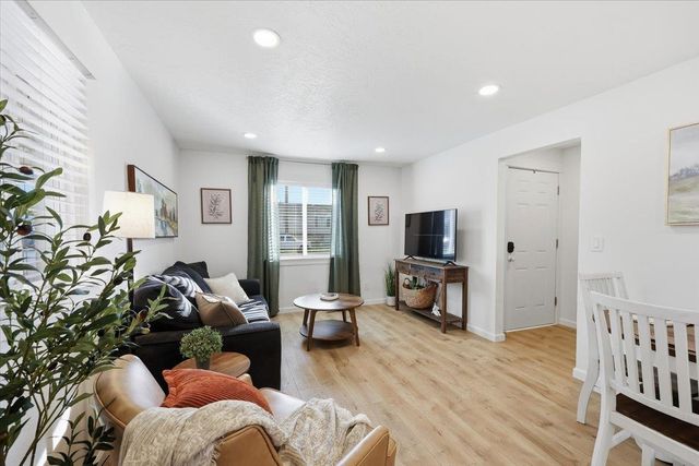 8203 E Indiana Ave, Spokane Valley, WA 99212