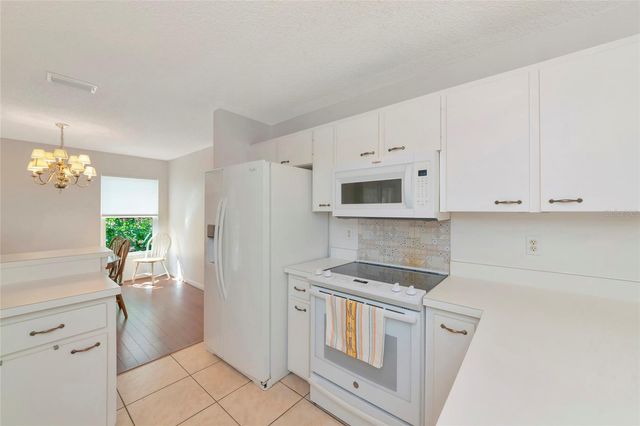 2405 ICECAPADE DRIVE, Sarasota, FL 34240