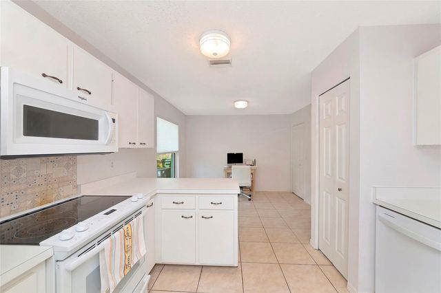 2405 ICECAPADE DRIVE, Sarasota, FL 34240