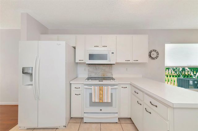 2405 ICECAPADE DRIVE, Sarasota, FL 34240