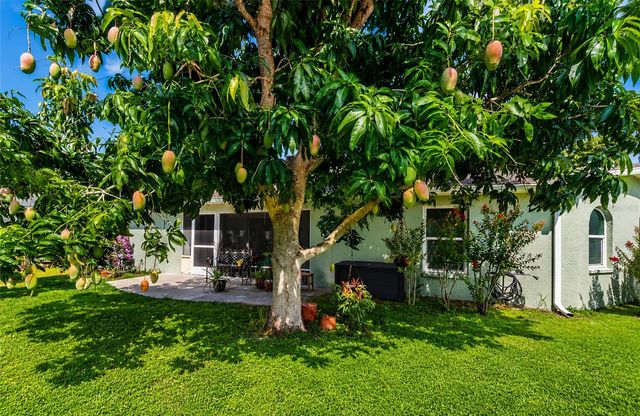 2405 ICECAPADE DRIVE, Sarasota, FL 34240