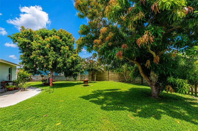 2405 ICECAPADE DRIVE, Sarasota, FL 34240