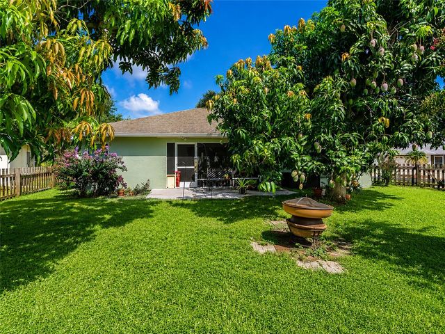 2405 ICECAPADE DRIVE, Sarasota, FL 34240