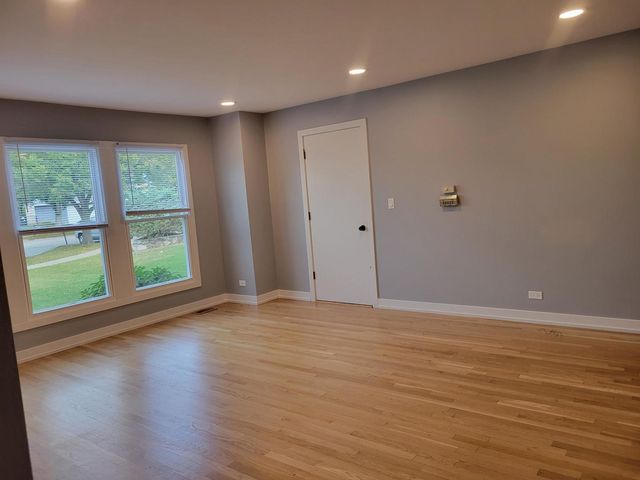 1001 E Callero Circle 1, Mount Prospect, IL 60056