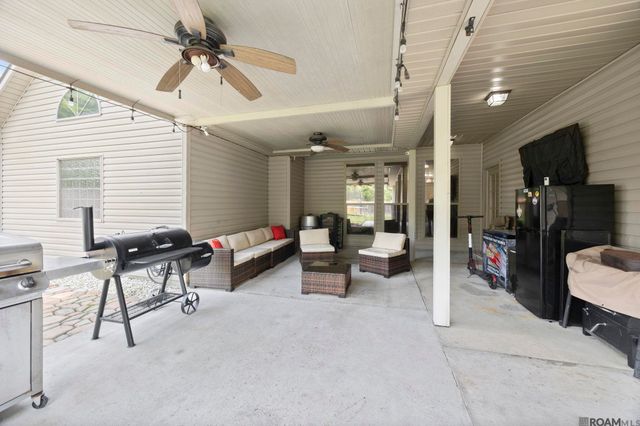 16807 River Birch Ave, Greenwell Springs, LA 70739