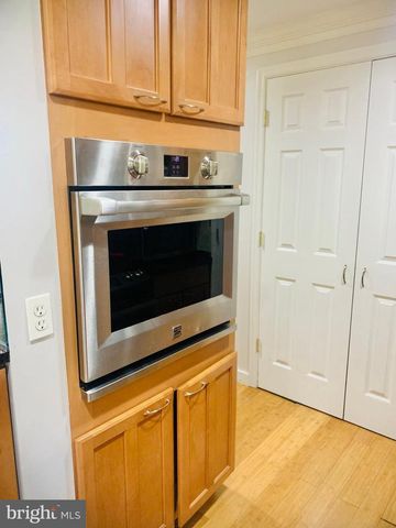1163 KETTLE POND LN, Great Falls, VA 22066