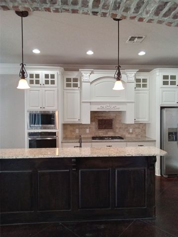 242 Danielle, Benton, LA 71006