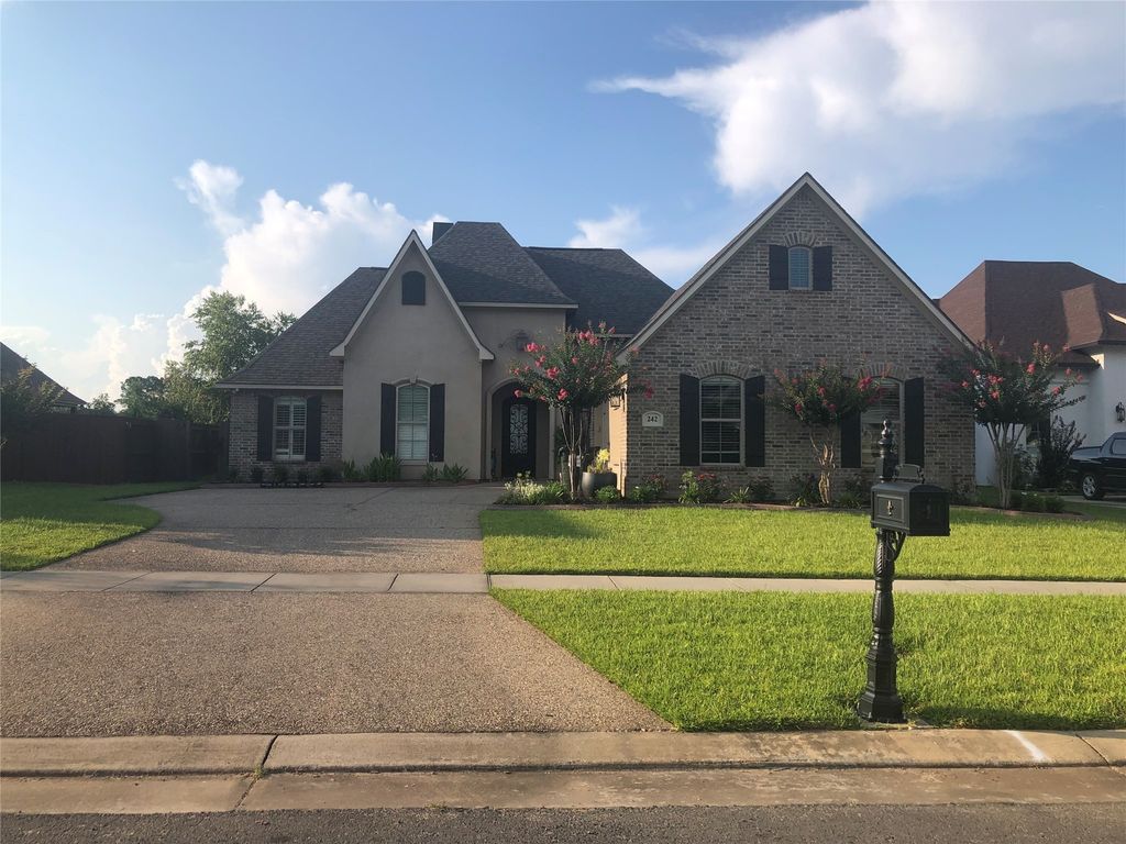242 Danielle, Benton, LA 71006