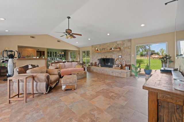 3001 E Fm 4, Cleburne, TX 76031