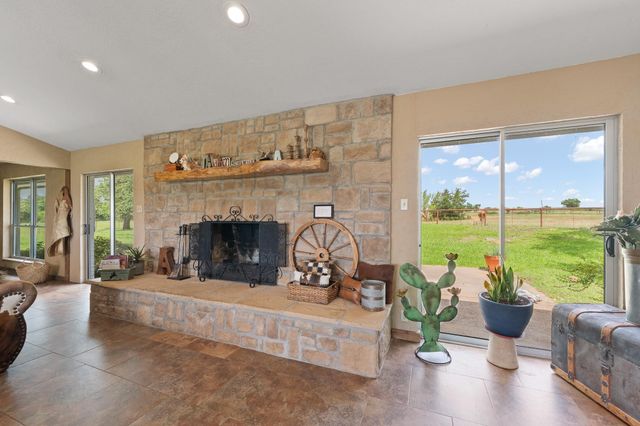 3001 E Fm 4, Cleburne, TX 76031