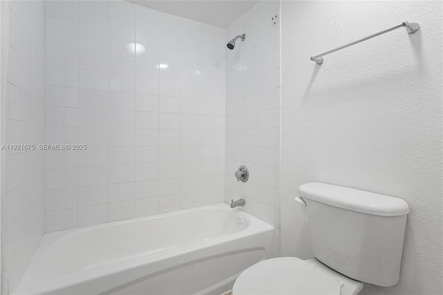 5102 NW 79th Ave 304, Doral, FL 33166