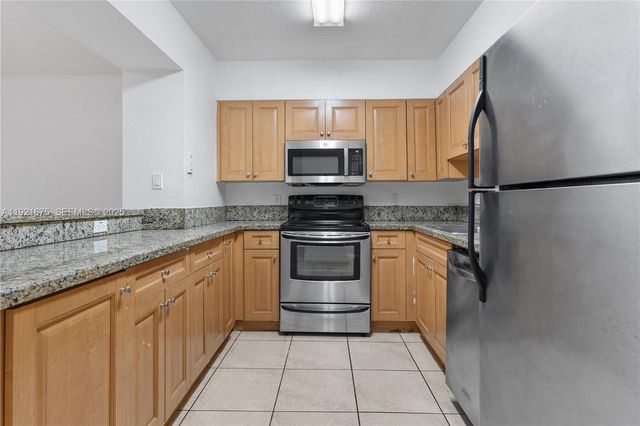 5102 NW 79th Ave 304, Doral, FL 33166