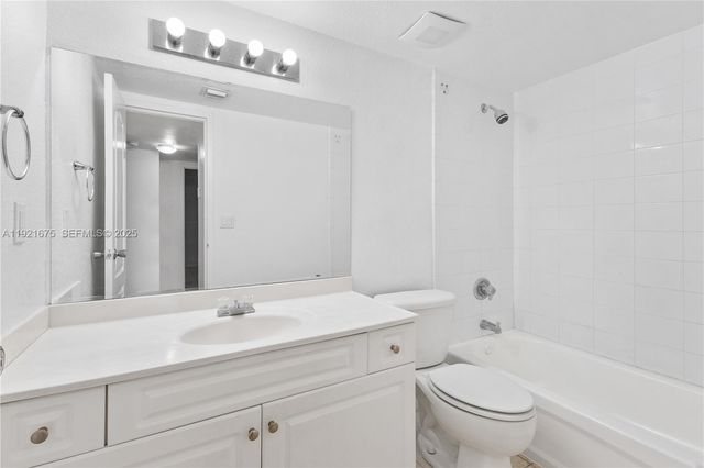 5102 NW 79th Ave 304, Doral, FL 33166